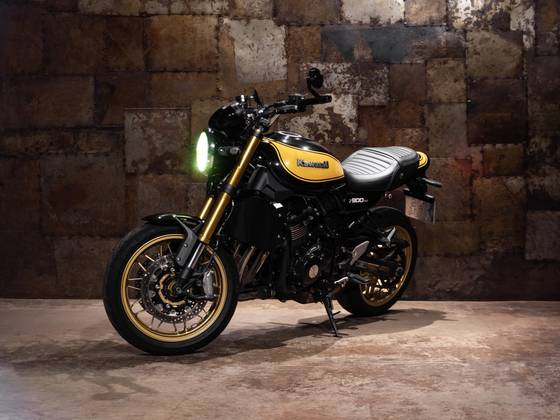 KAWASAKI Z900 